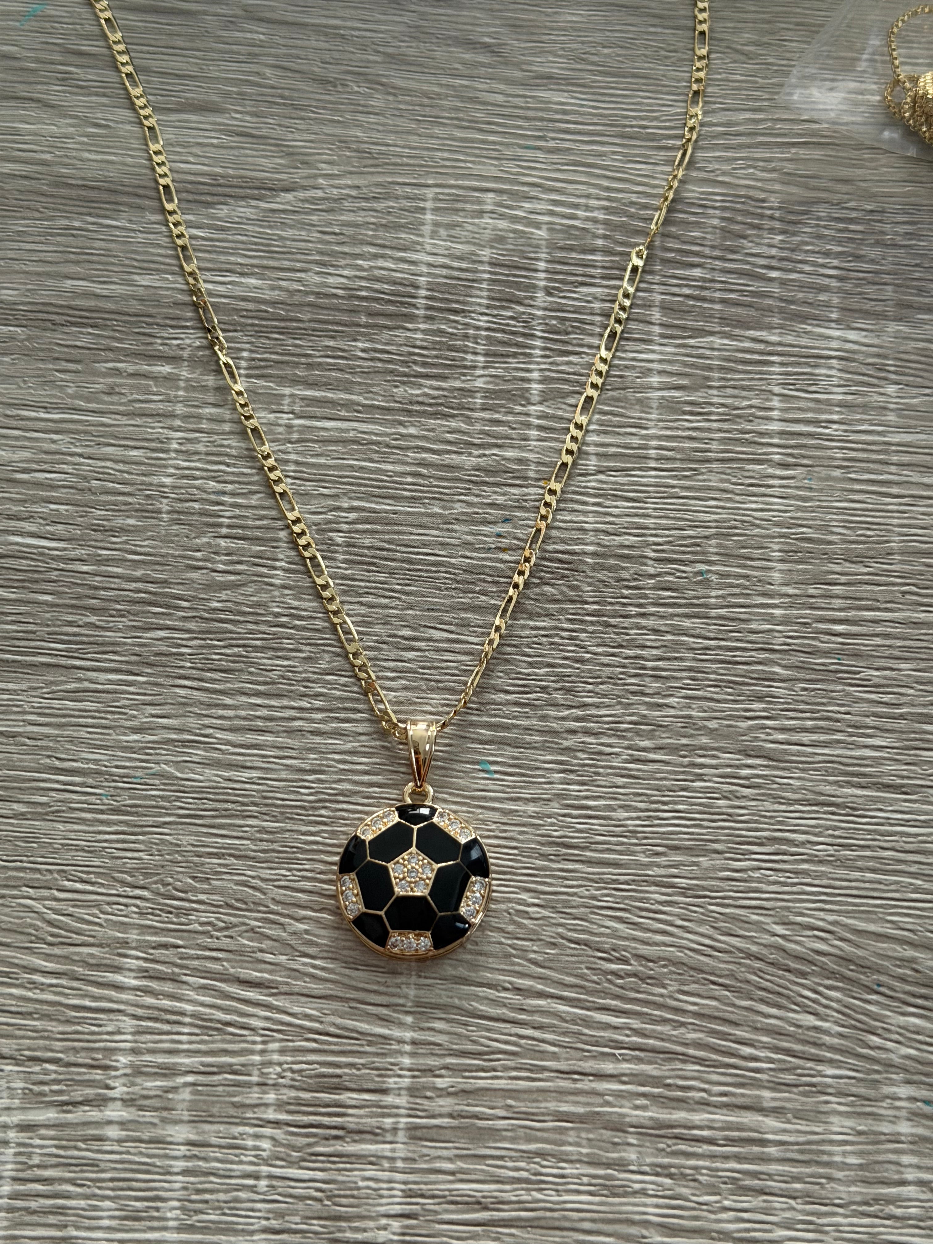 Collar Balón de Fútbol — Cadena Figaro 18" Oro Laminado