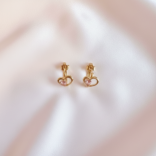 Aretes Corazón Flat Lay