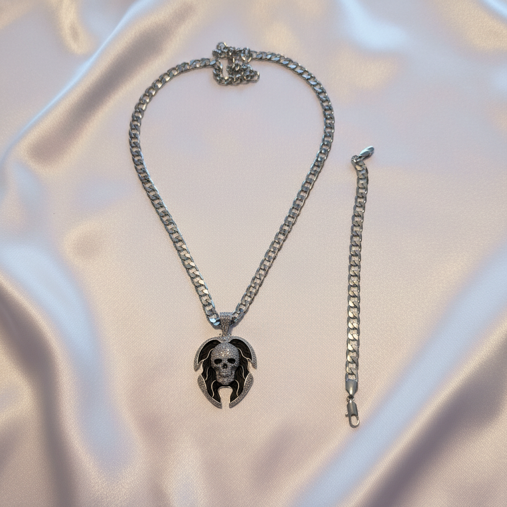 Flat lay calavera + brazalete cubano silver