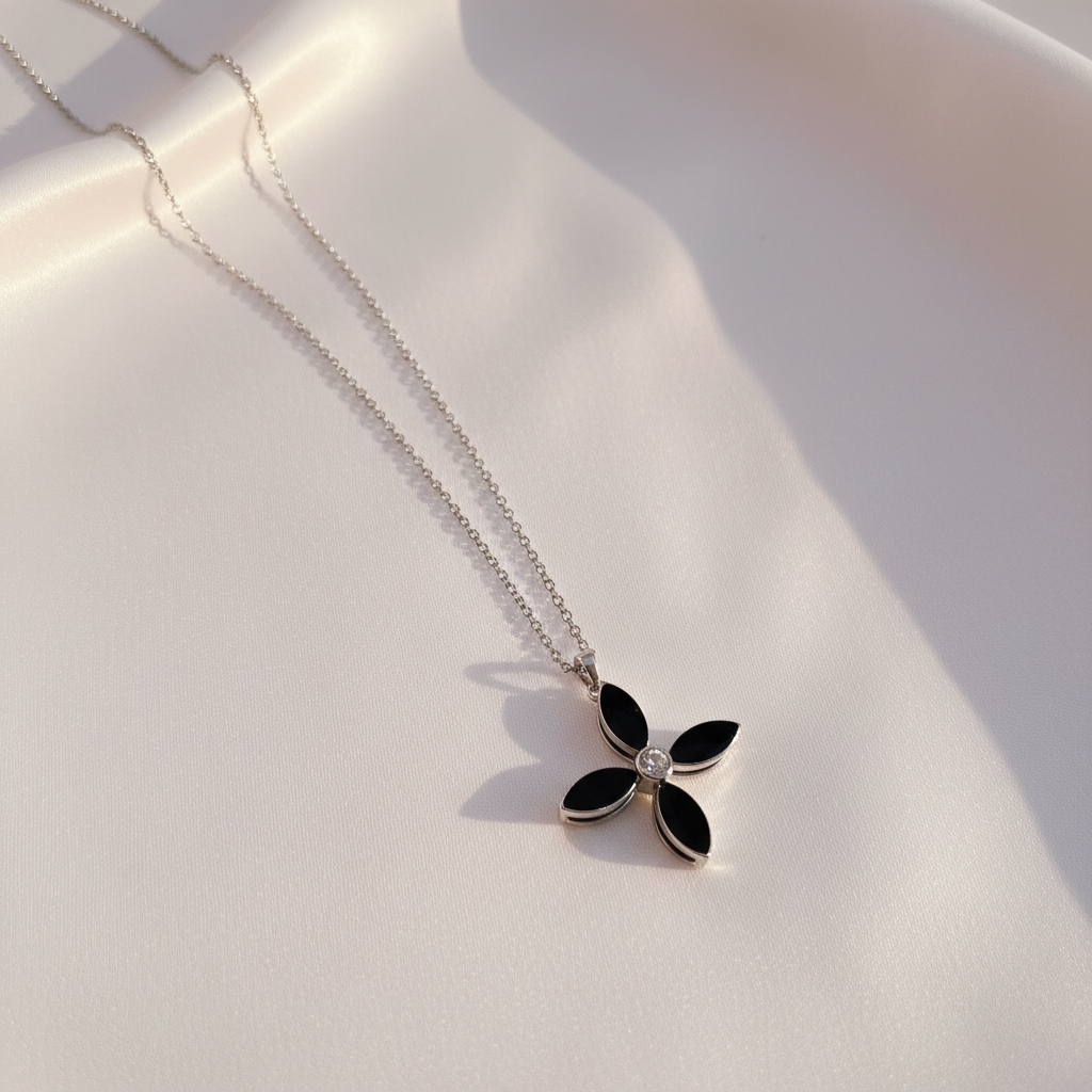 Flat lay - Trébol Negro