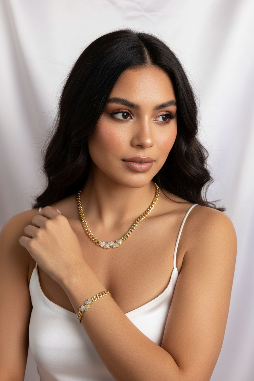 Set Cubano Gold Corazones con modelo